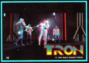 1982 Donruss Tron Movie #15 Guard shocking Flynn Front
