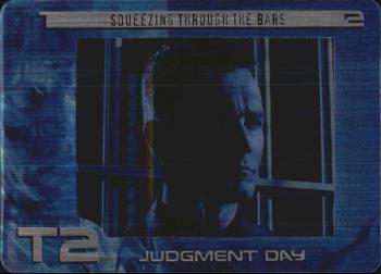 2003 ArtBox Terminator 2 FilmCardz #32 Squeezing through the Bars Front