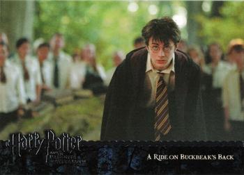 2004 ArtBox Harry Potter and the Prisoner of Azkaban #41 A Ride on Buckbeak's Back Front