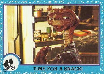 1982 Topps E.T. The Extraterrestrial #26 Time for a Snack! Front