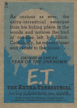 1982 Topps E.T. The Extraterrestrial #9 E.T. Approaches Back