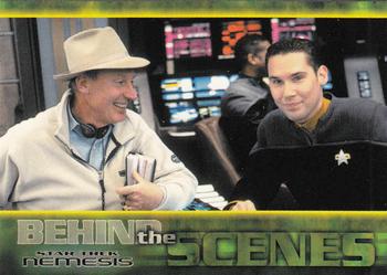 2002 Rittenhouse Star Trek: Nemesis #66 Director Stuart Baird shares a light moment Front