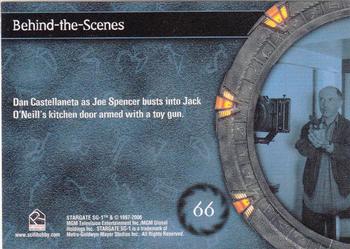 2006 Rittenhouse Stargate SG-1 Season 8 #66 Dan Castellaneta as Joe Spencer busts into J Back