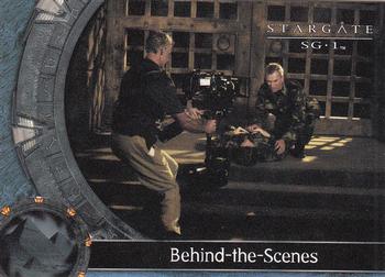 2006 Rittenhouse Stargate SG-1 Season 8 #68 General Jack O'Neill rushes to Dr. Jackson's Front