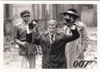 2006 Rittenhouse James Bond Dangerous Liaisons #45 James Bond, finds himself in an uncomfortable Front