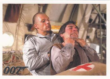 2006 Rittenhouse James Bond Dangerous Liaisons #81 Aboard a cargo plane carrying a bomb, James B Front