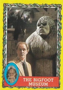 1987 Topps Harry and the Hendersons #41 The Bigfoot Museum Front