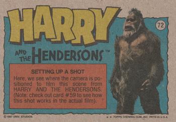 1987 Topps Harry and the Hendersons #72 Setting Up a Shot Back