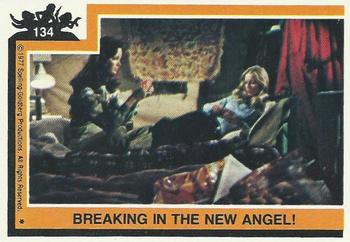 1977 Topps Charlie's Angels #134 Breaking in the New Angel! Front