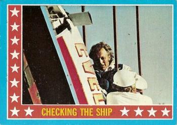 1974 Topps Evel Knievel #37 Checking the Ship Front