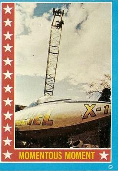 1974 Topps Evel Knievel #45 Momentous Moment Front