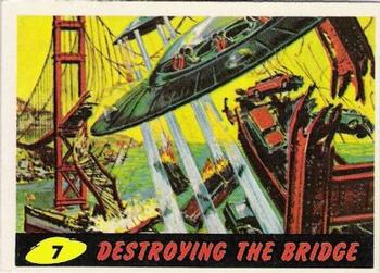1962 Topps Mars Attacks #7 Destroying the Bridge Front