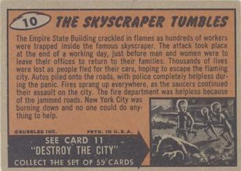 1962 Topps Mars Attacks #10 The Skyscraper Tumbles Back