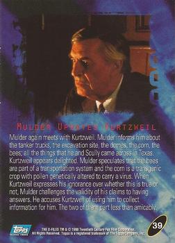 1998 Topps The X-Files: Fight the Future #39 Mulder Updates Kurtzweil Back
