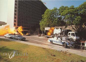 1998 Topps The X-Files: Fight the Future #63 Filming the Explosion Front