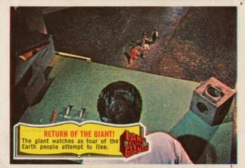 1968 A&BC Land of the Giants #32 Return of the Giant! Front