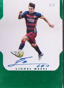 2015-16 Panini Flawless - Pitch Perfect Signatures Emerald #PP-LM Lionel Messi Front