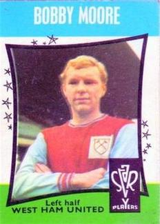 1967-68 A&BC Star Players #11 Bobby Moore Front