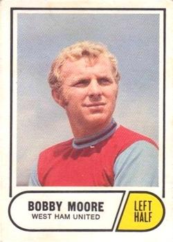 1969-70 A&BC Chewing Gum #25 Bobby Moore Front