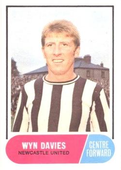 1969-70 A&BC Chewing Gum #57 Wyn Davies Front