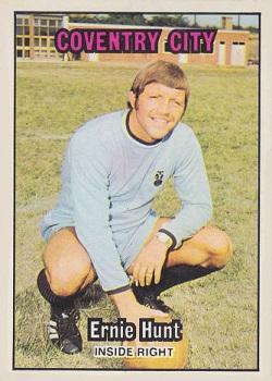 1970-71 A&BC Chewing Gum #121 Ernie Hunt Front
