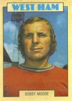 1973-74 A&BC Chewing Gum #20 Bobby Moore Front