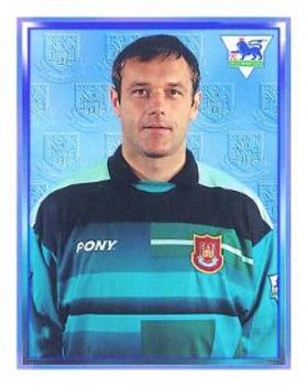1997-98 Merlin F.A. Premier League 98 #462 Ludek Miklosko Front