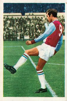 1969-70 FKS Publishers Wonderful World of Soccer Stars #19 Frank Casper Front