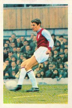 1969-70 FKS Publishers Wonderful World of Soccer Stars #22 Martin Dobson Front