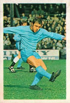 1969-70 FKS Publishers Wonderful World of Soccer Stars #57 Ernie Hunt Front