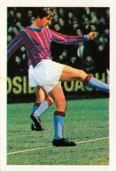 1969-70 FKS Publishers Wonderful World of Soccer Stars #65 Steve Kember Front