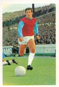 1969-70 FKS Publishers Wonderful World of Soccer Stars #307 Bobby Howe Front
