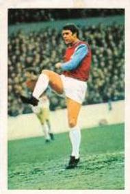 1969-70 FKS Publishers Wonderful World of Soccer Stars #308 Geoff Hurst Front