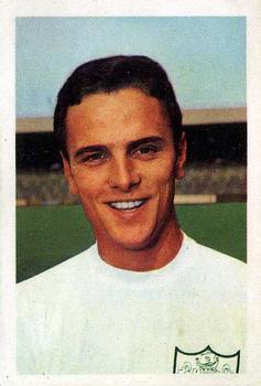 1967-68 FKS Publishers Wonderful World of Soccer Stars #NNO Steve Earle Front