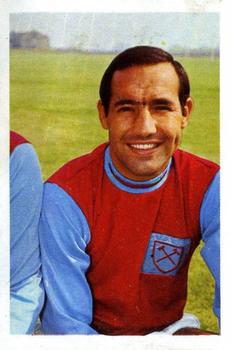 1967-68 FKS Publishers Wonderful World of Soccer Stars #NNO Eddie Bovington Front