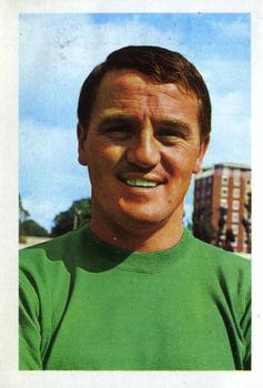 1968-69 FKS Publishers Wonderful World of Soccer Stars #229 Campbell Forsyth Front