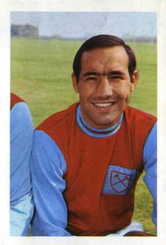 1968-69 FKS Publishers Wonderful World of Soccer Stars #302 Eddie Bovington Front