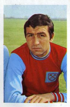 1968-69 FKS Publishers Wonderful World of Soccer Stars #304 Peter Brabrook Front