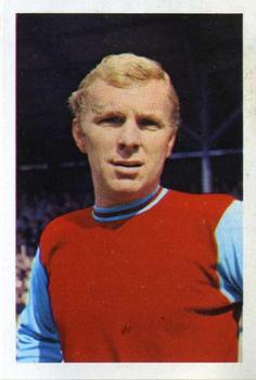 1968-69 FKS Publishers Wonderful World of Soccer Stars #311 Bobby Moore Front