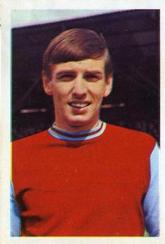 1968-69 FKS Publishers Wonderful World of Soccer Stars #312 Martin Peters Front