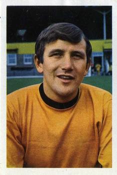 1968-69 FKS Publishers Wonderful World of Soccer Stars #329 Les Wilson Front
