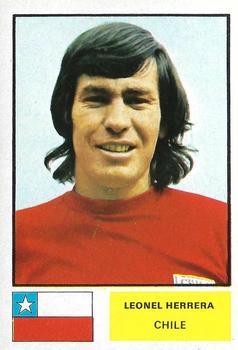1974 FKS Wonderful World of Soccer Stars World Cup #71 Leonel Herrera Front
