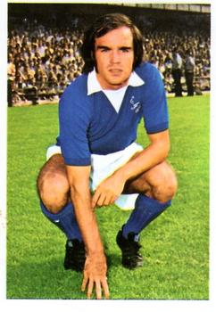 1974-75 FKS Wonderful World of Soccer Stars #107 Terry Darracott Front