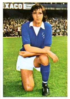 1974-75 FKS Wonderful World of Soccer Stars #111 Roger Kenyon Front