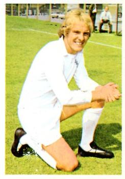 1974-75 FKS Wonderful World of Soccer Stars #146 Terry Yorath Front