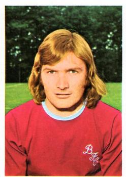 1975-76 FKS Soccer Stars #50 Leighton James Front