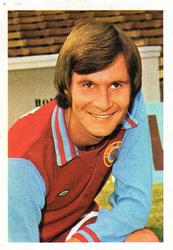 1977 FKS Euro Soccer Stars '77 #130 Leighton Phillips Front