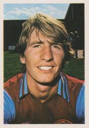 1981-82 FKS Publishers Soccer 82 #26 Gordon Cowans Front