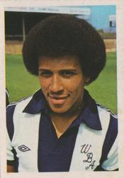 1981-82 FKS Publishers Soccer 82 #325 Remi Moses Front