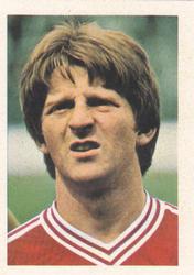 1981-82 FKS Publishers Soccer 82 #377 Gordon Strachan Front